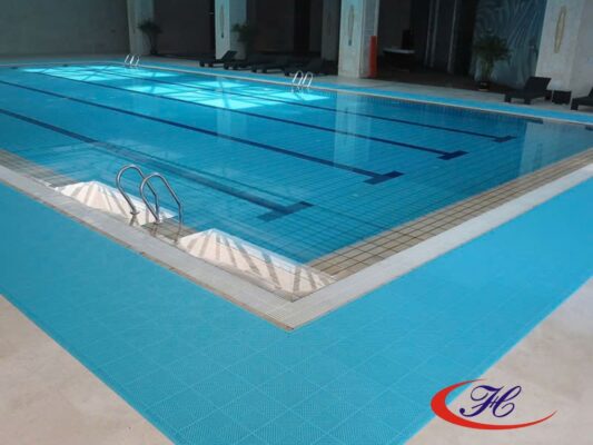 Đặc điểm đặc biệt của thảm bể bơi giá rẻ