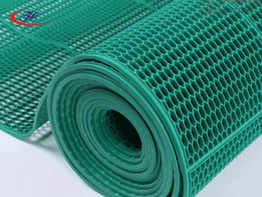 Thảm chống trơn bể bơi